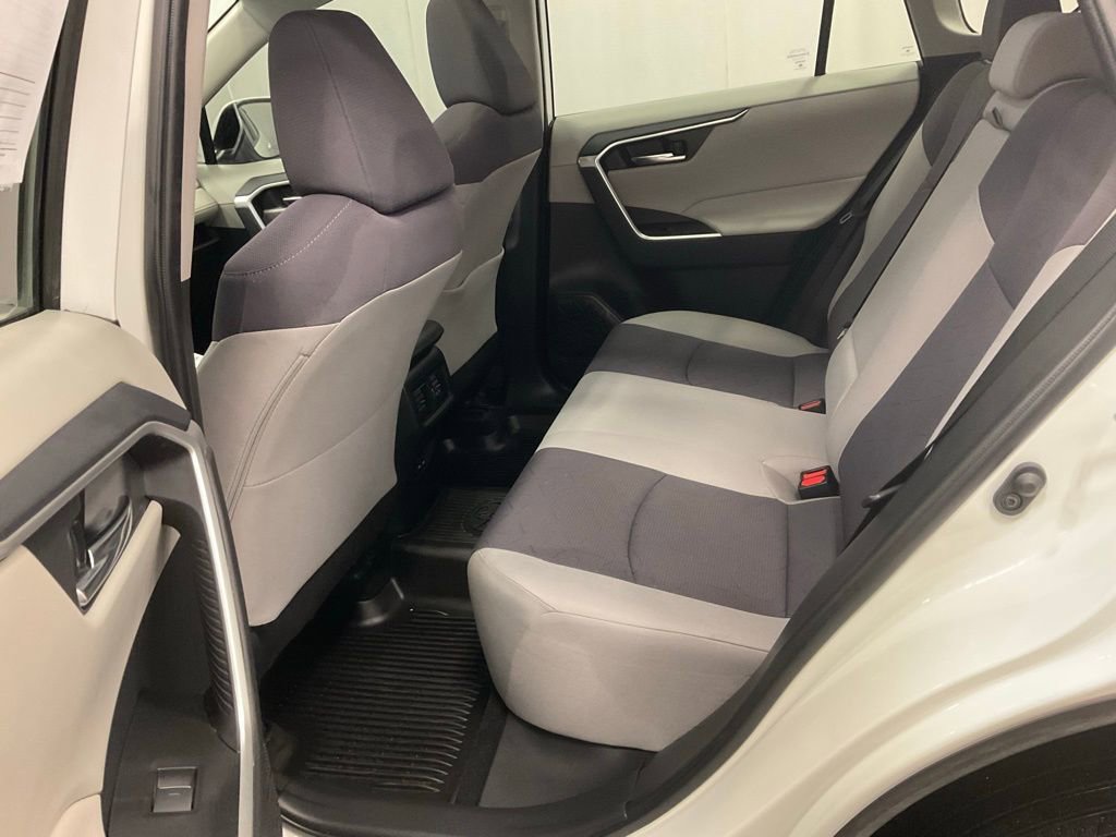 Used 2024 Toyota RAV4 XLE image 31