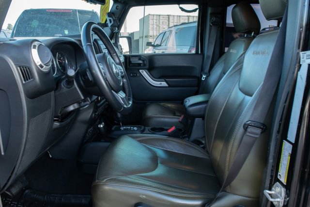 Used 2017 Jeep Wrangler Unlimited Sahara w/ Connectivity Group image 12