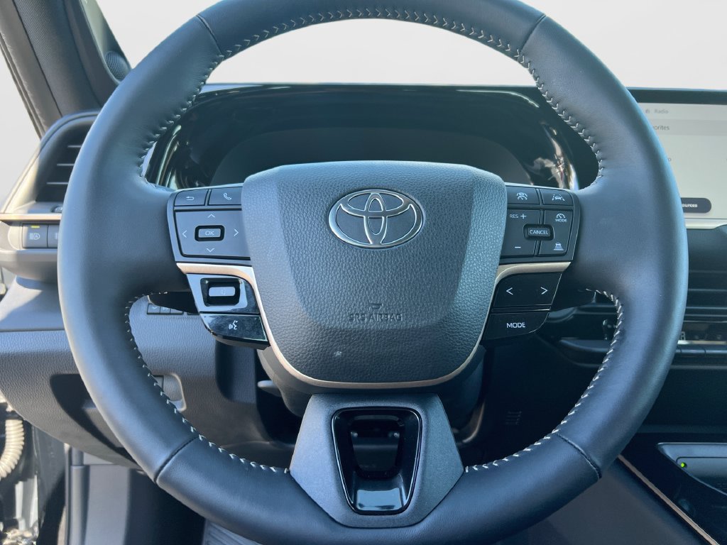 Used 2025 Toyota Crown Signia w/ Advanced Technology Package AWD/4WD image 18