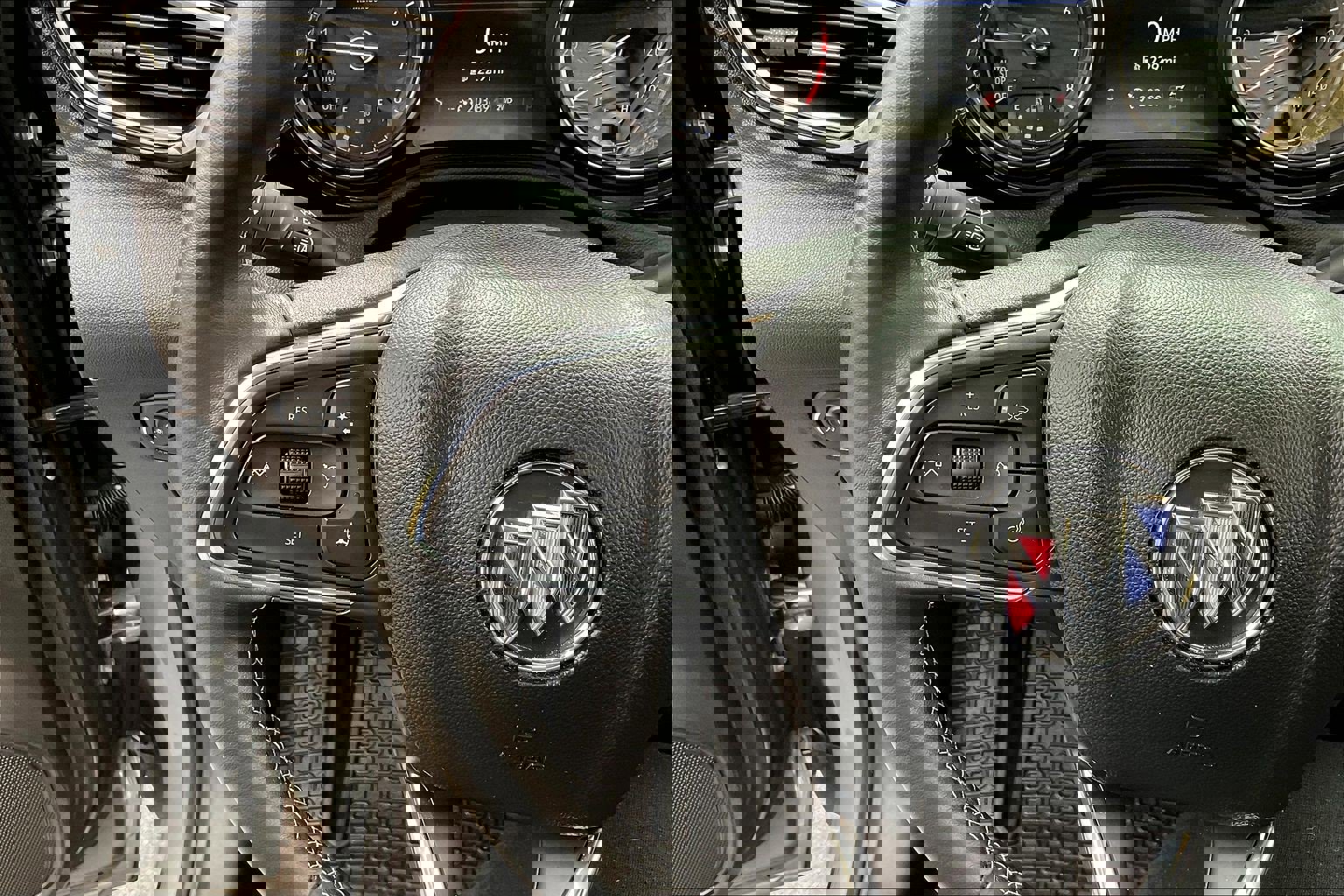 Used 2023 Buick Encore GX Essence w/ Experience Buick Package image 12