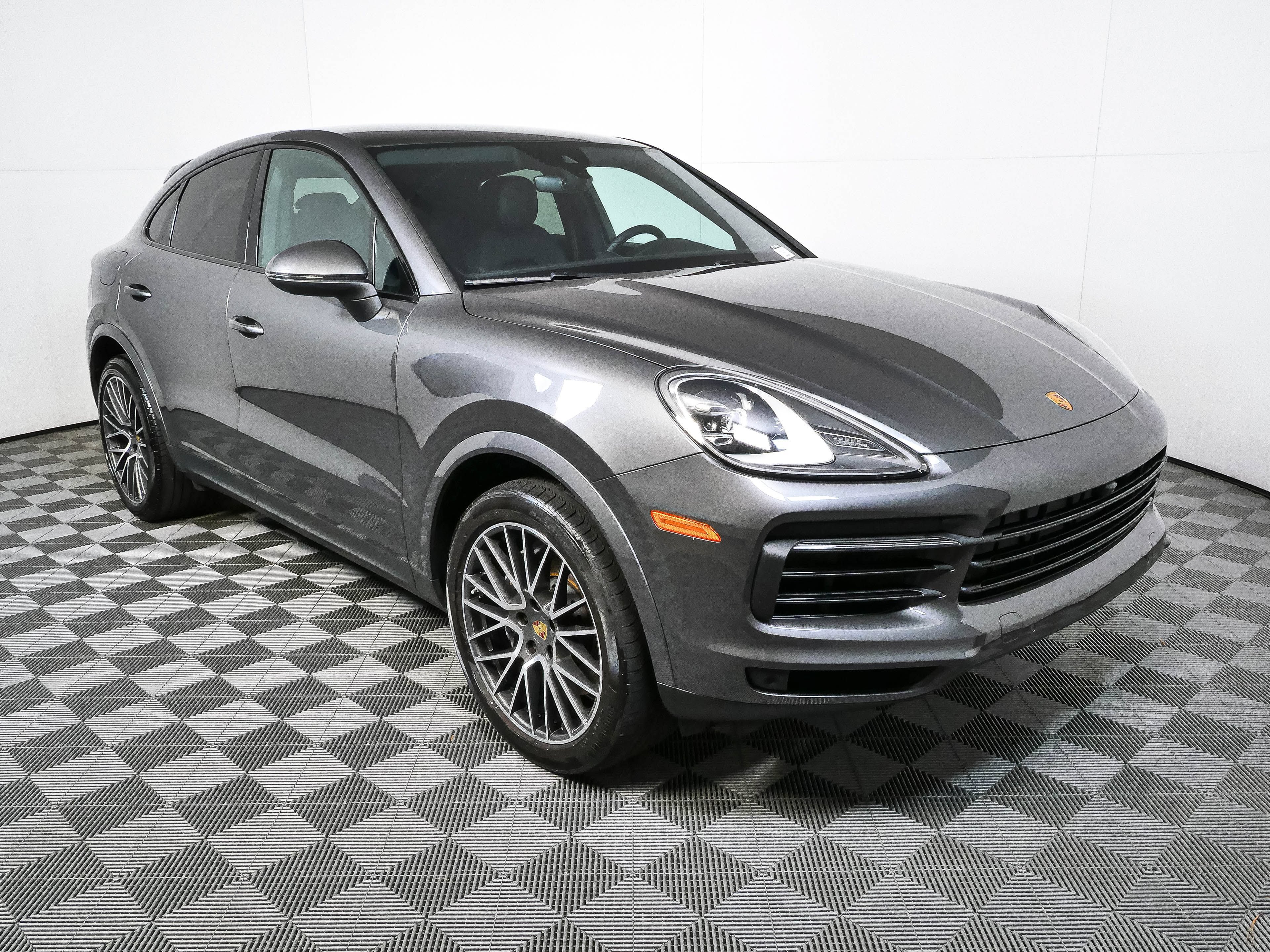 Certified 2022 Porsche Cayenne Coupe AWD/4WD image 28