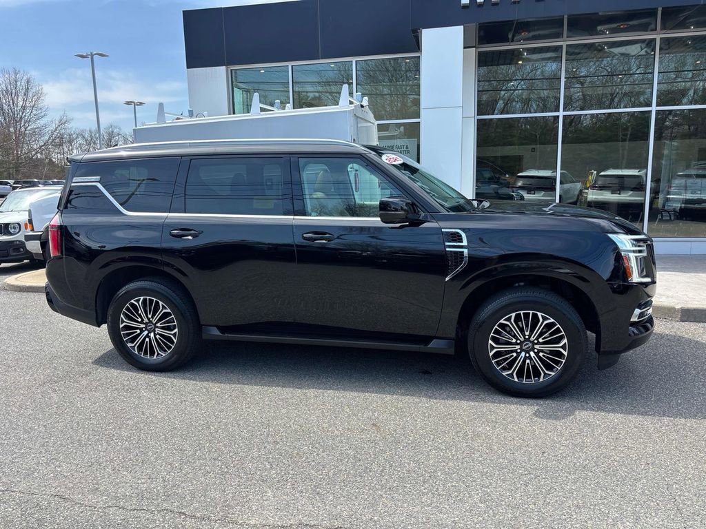 Used 2025 Nissan Armada Platinum AWD/4WD image 3
