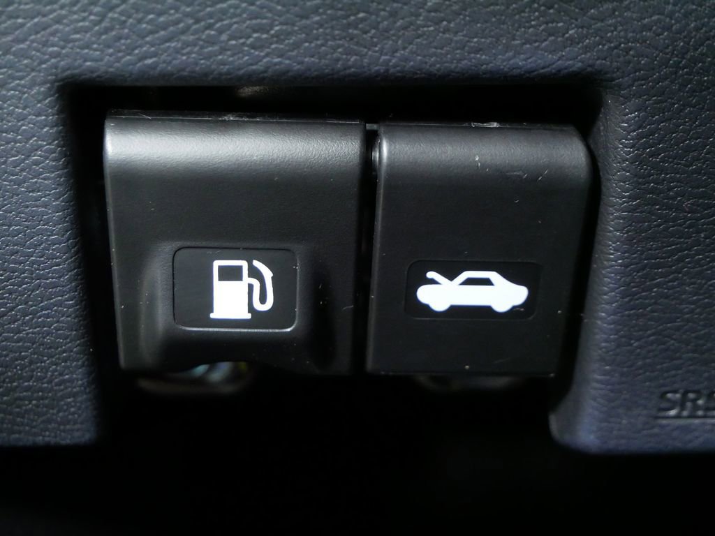 Used 2022 Nissan Kicks SV image 24