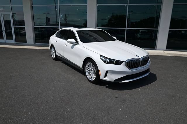 Used 2025 BMW 530i w/ Premium Package RWD image 2
