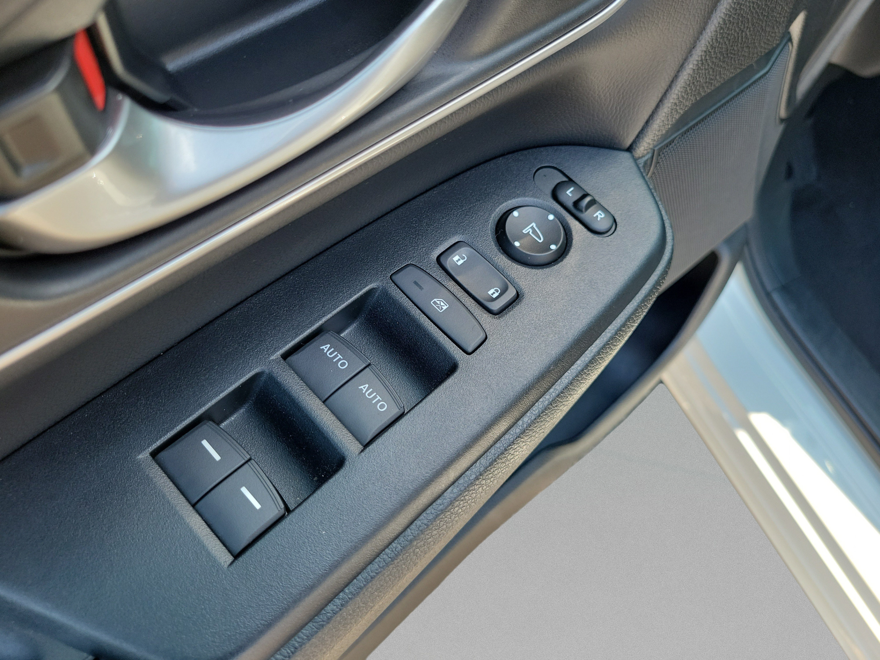 Used 2020 Honda CR-V Touring image 24