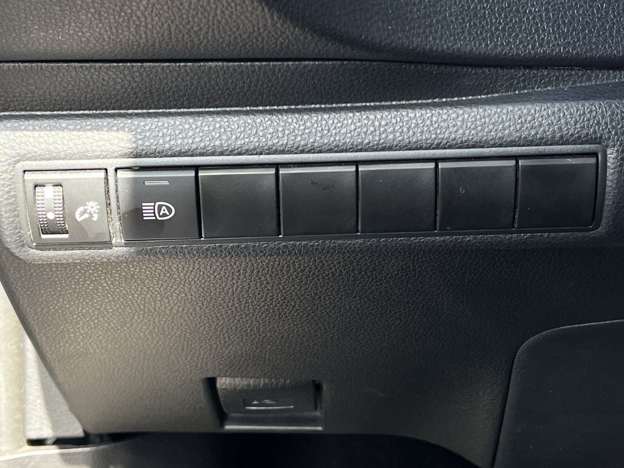 Used 2024 Toyota Corolla LE FWD image 20