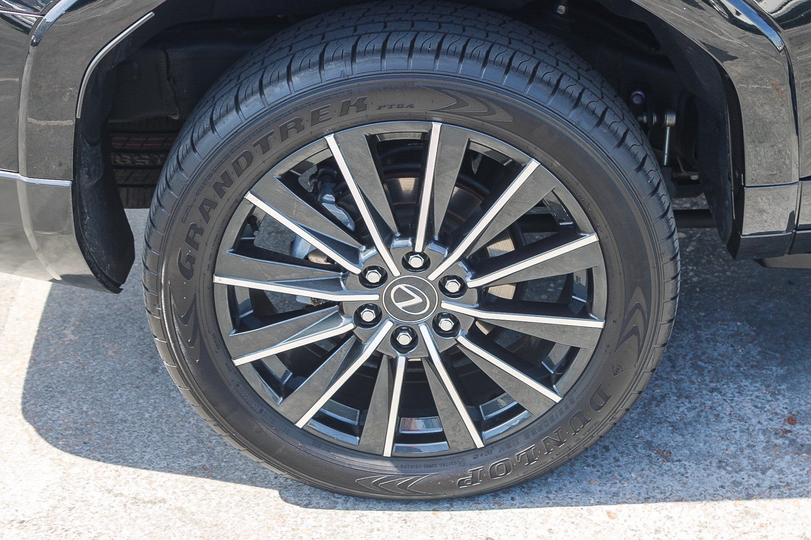 Used 2024 Lexus GX 550 w/ Cold Area Package AWD/4WD image 12