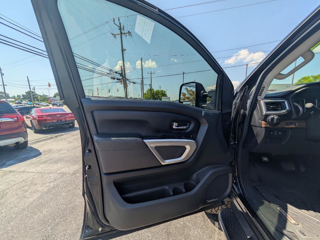 Used 2016 Nissan Titan SL AWD/4WD image 22