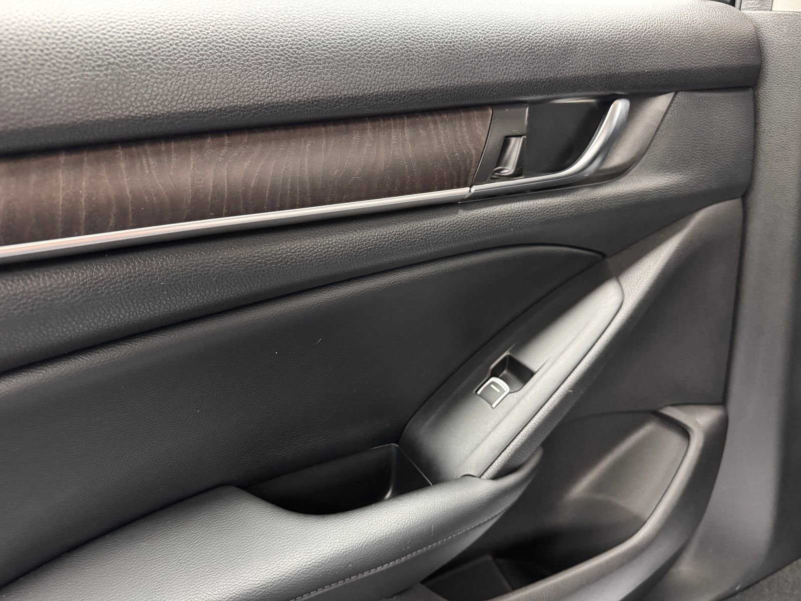 Used 2018 Honda Accord EX-L image 29