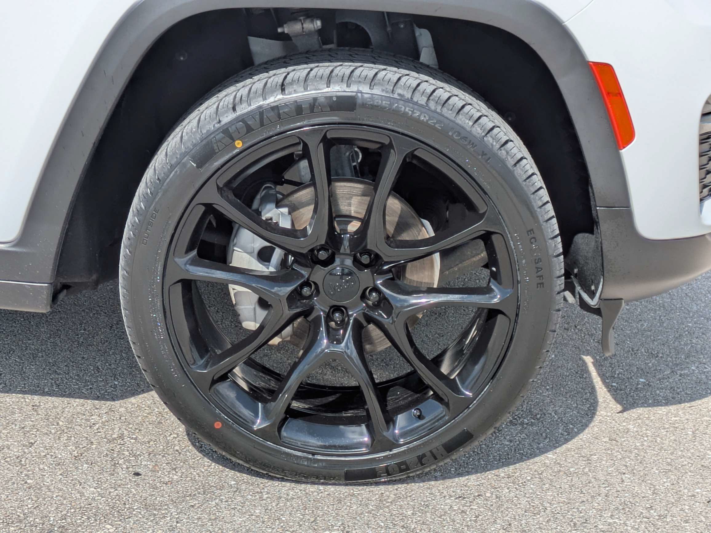Used 2022 Jeep Grand Cherokee Limited AWD/4WD image 11