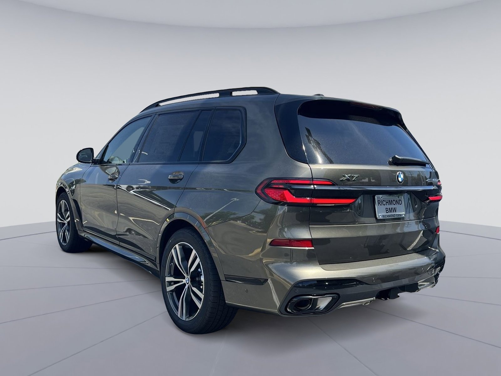 New 2027 BMW X7 xDrive40i w/ M Sport Package AWD/4WD image 3