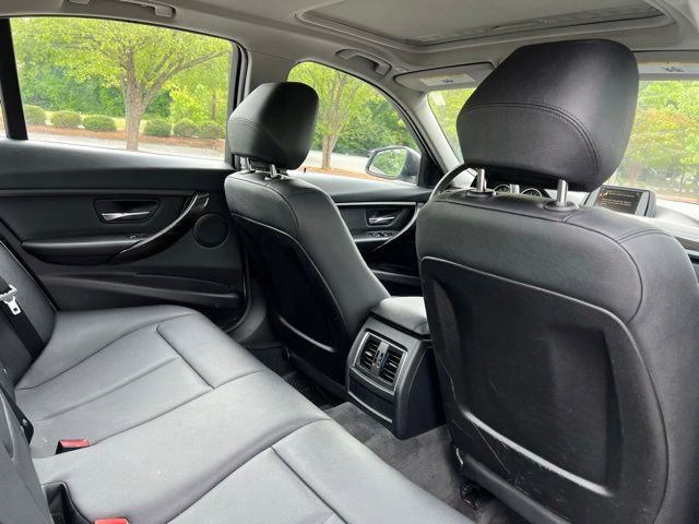 Used 2016 BMW 320i Sedan RWD image 18