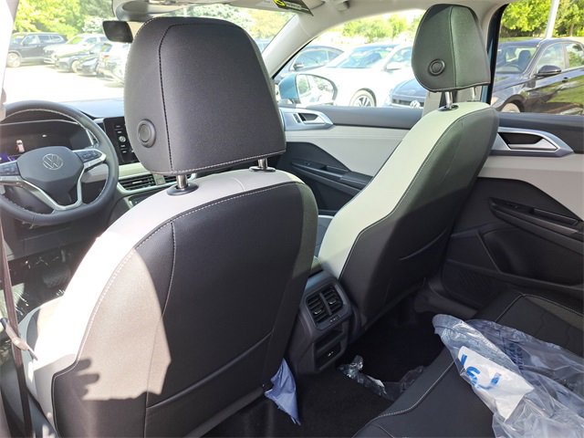 New 2025 Volkswagen Taos SE image 24