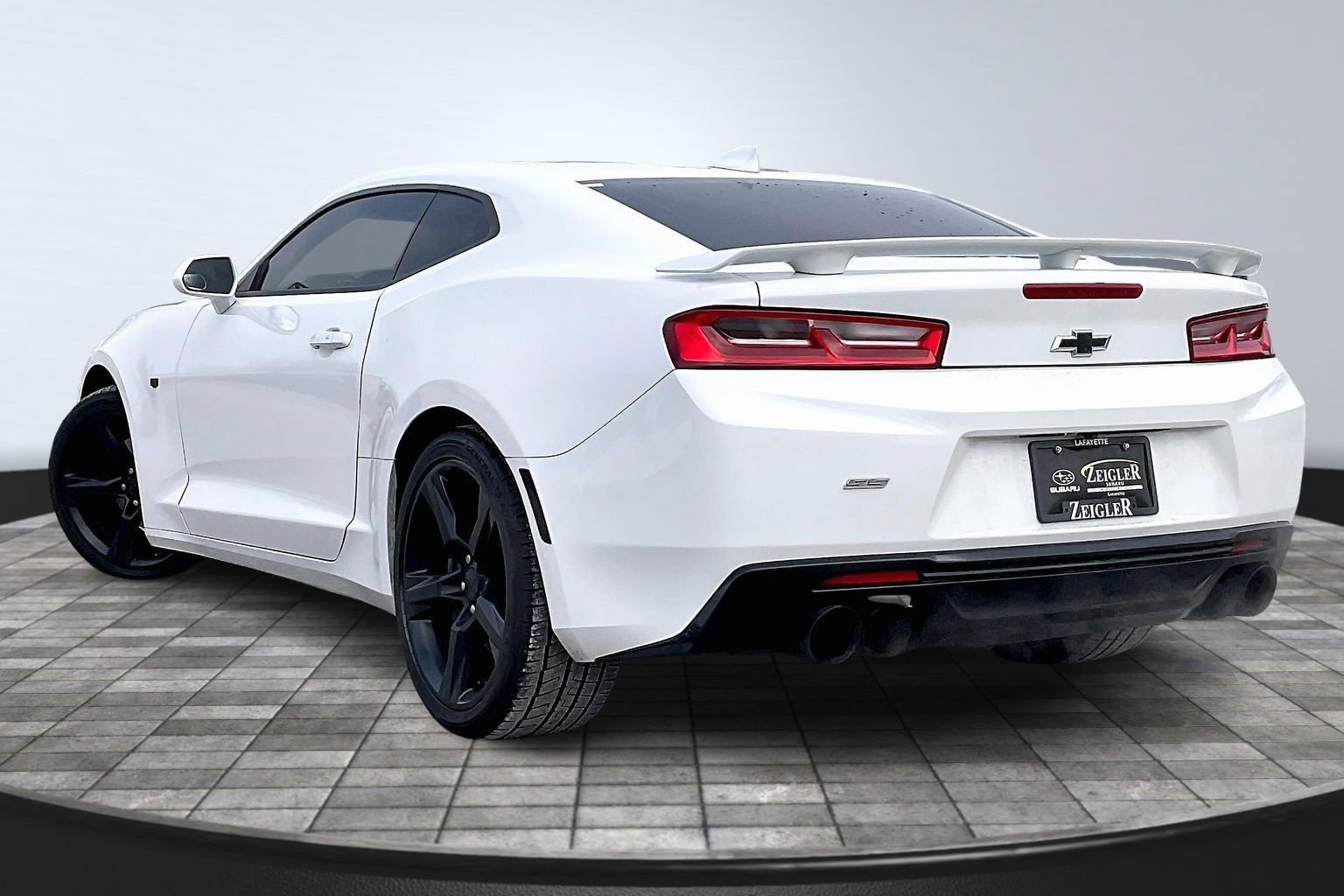 Used 2018 Chevrolet Camaro SS image 11