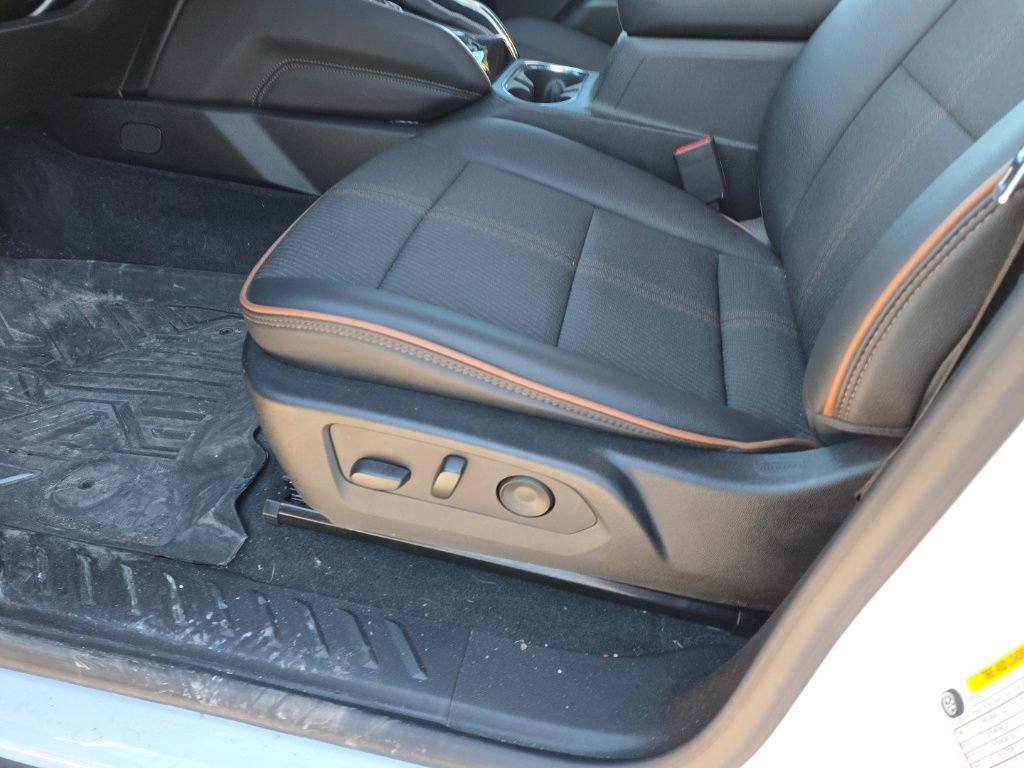 Used 2023 GMC Canyon AT4 image 43