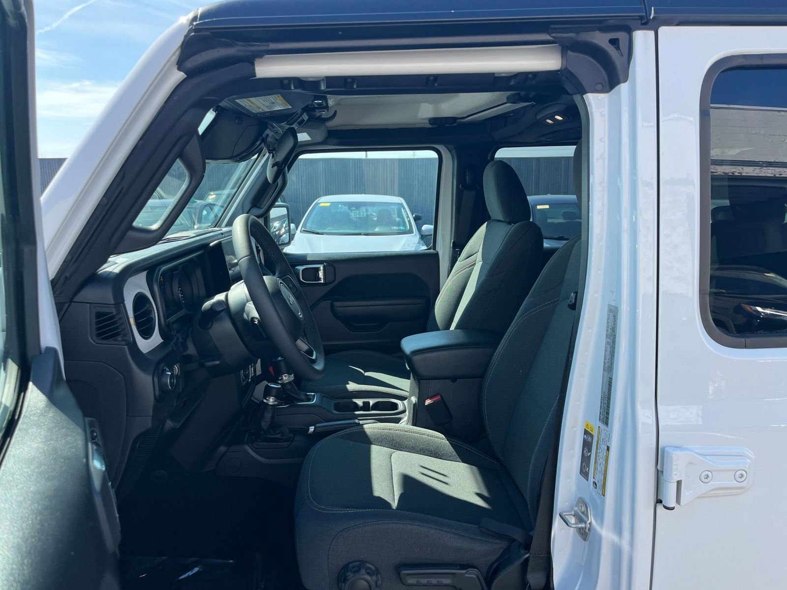 Used 2025 Jeep Wrangler Sport S image 26