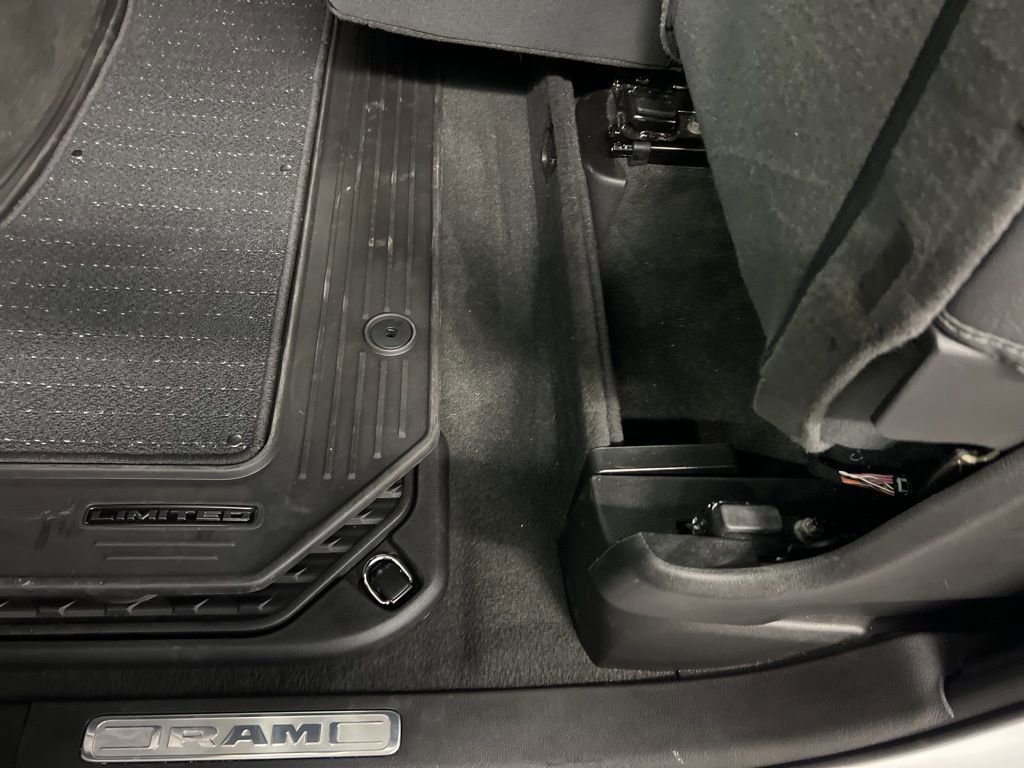 Used 2024 RAM 1500 Limited image 32