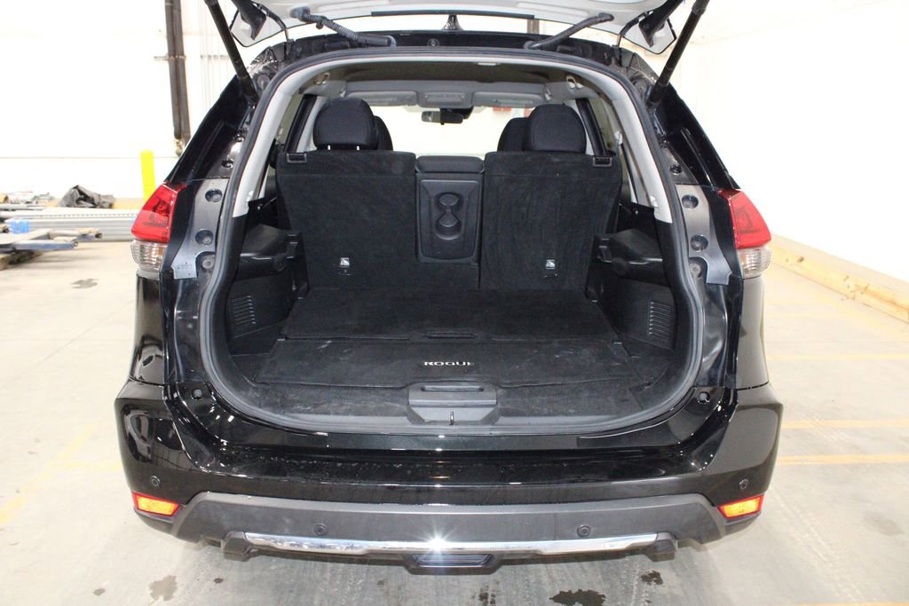 Used 2020 Nissan Rogue SV image 13