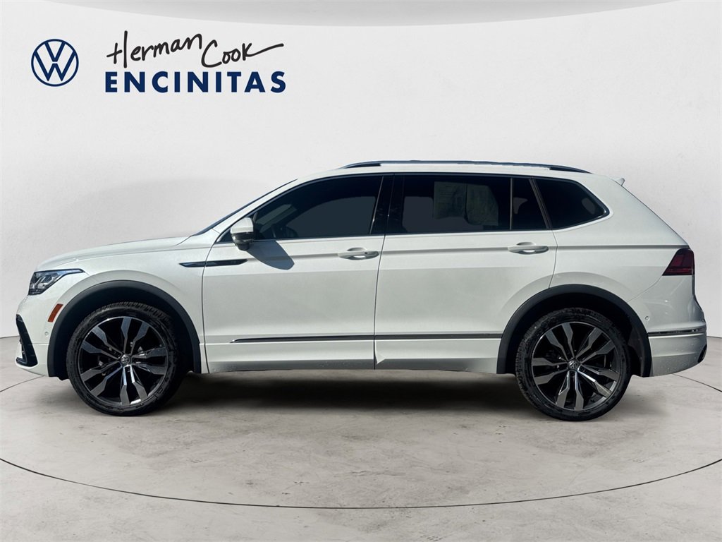 Used 2024 Volkswagen Tiguan SEL R-Line image 2