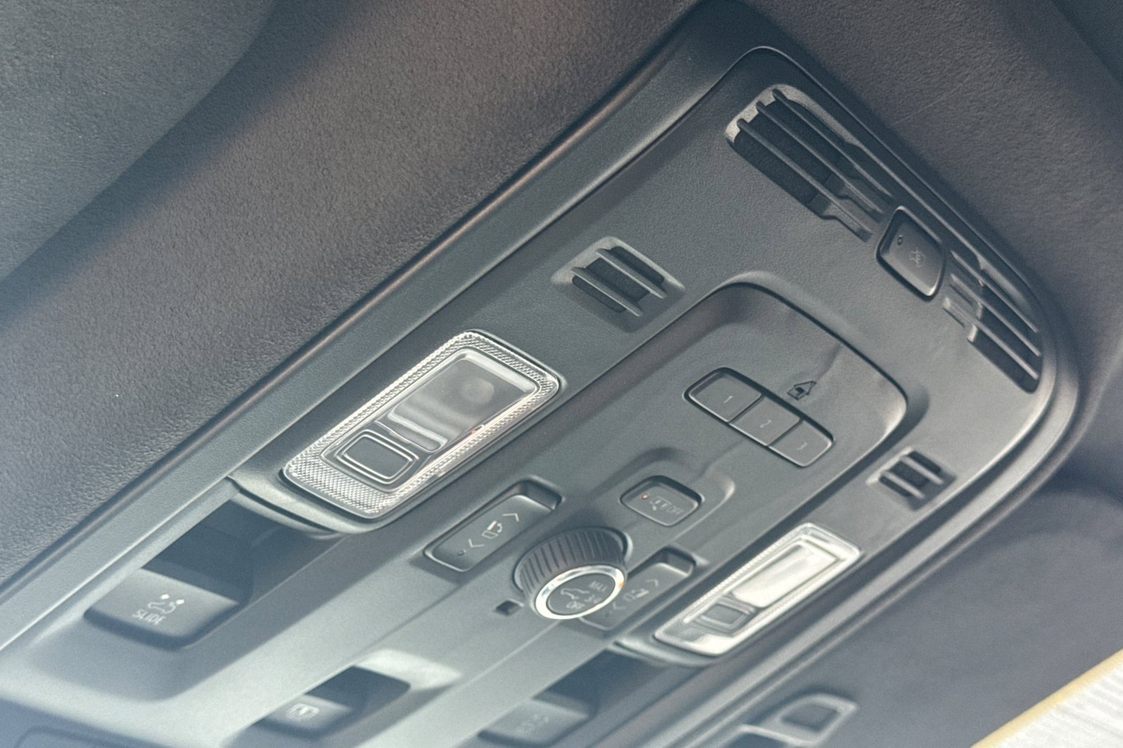 Certified 2024 Cadillac Escalade V w/ Heavy-Duty Trailer Package image 24