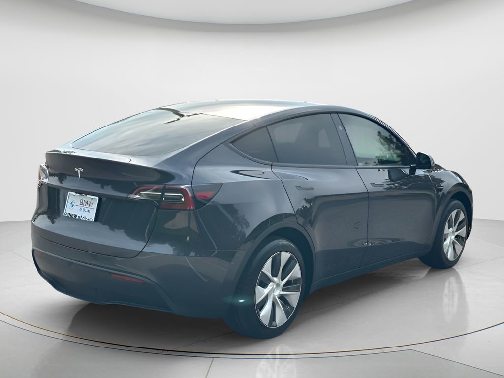 Used 2024 Tesla Model Y Long Range RWD image 5