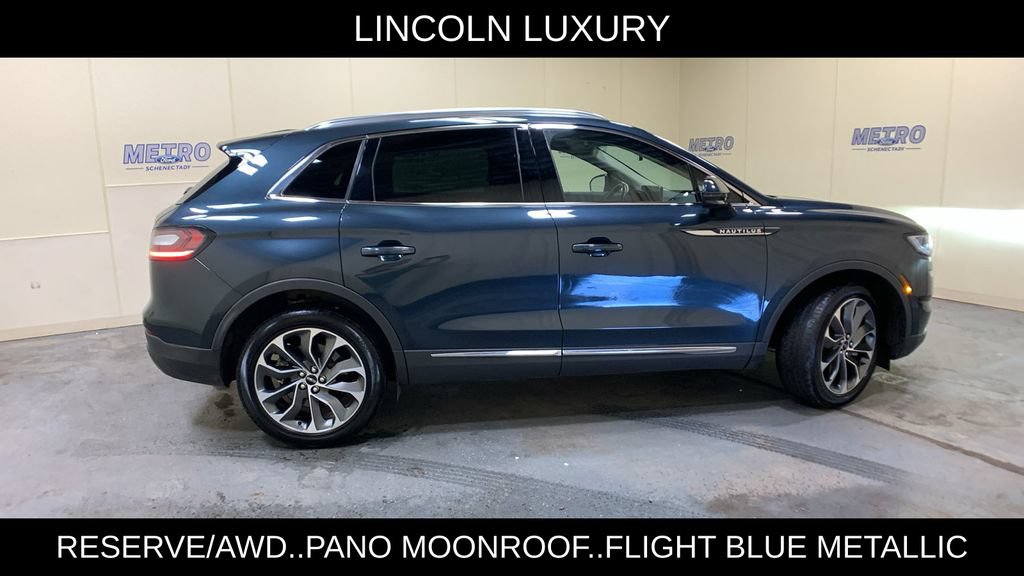 Used 2023 Lincoln Nautilus Reserve AWD/4WD image 2