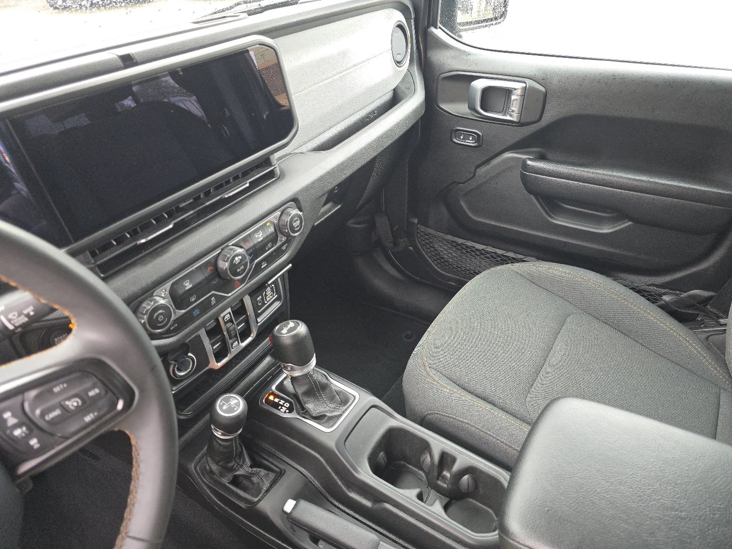 Used 2024 Jeep Wrangler Unlimited AWD/4WD image 26