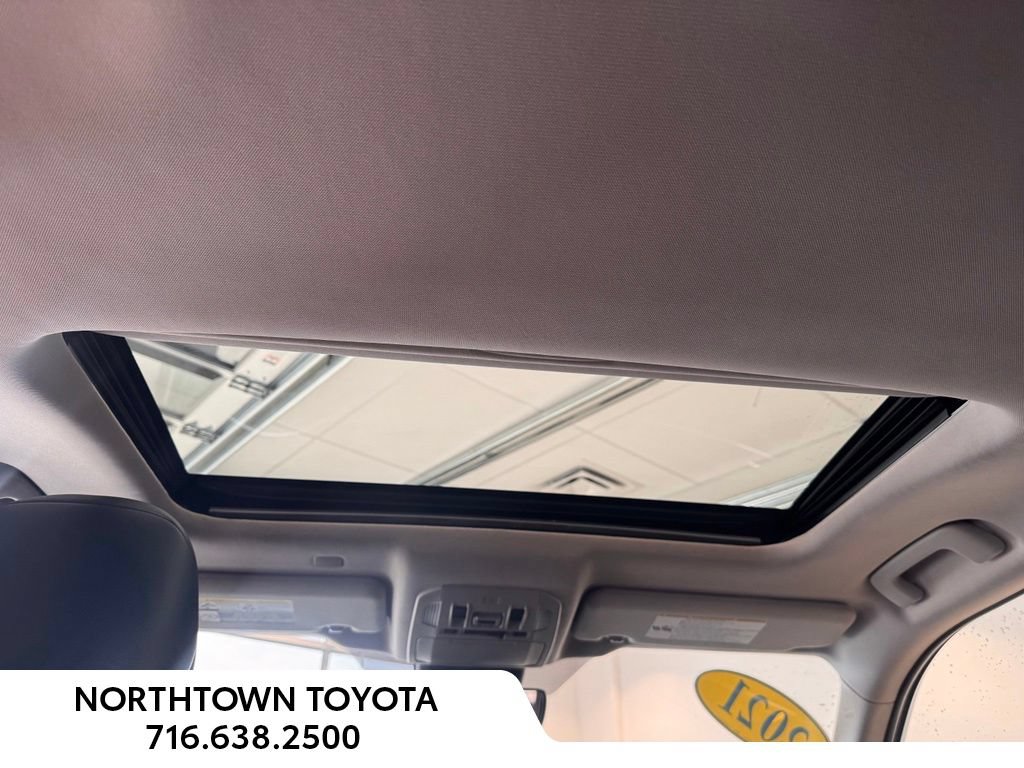 Used 2021 Toyota Highlander Limited AWD/4WD image 26