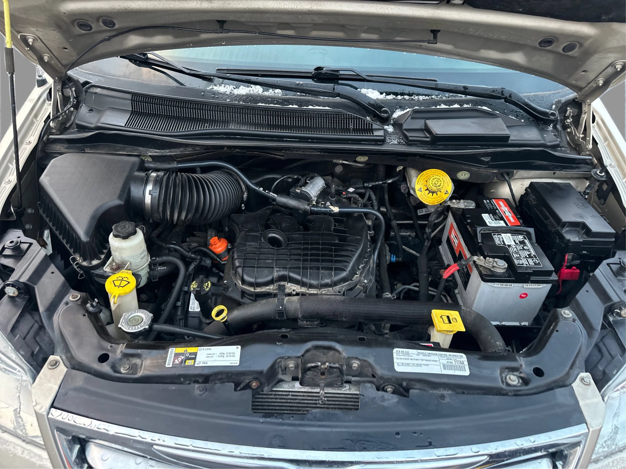 Used 2015 Chrysler Town & Country Limited Platinum FWD image 22