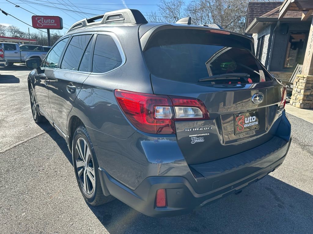 Used 2018 Subaru Outback 3.6R Limited image 2