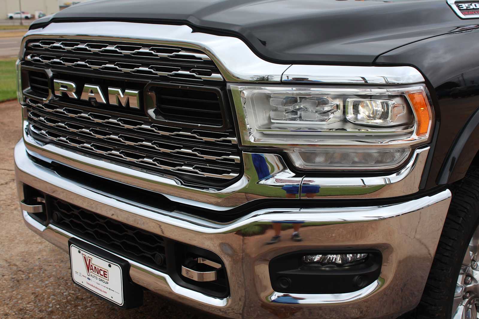Used 2022 RAM 3500 Limited w/ Towing Technology Group AWD/4WD image 5