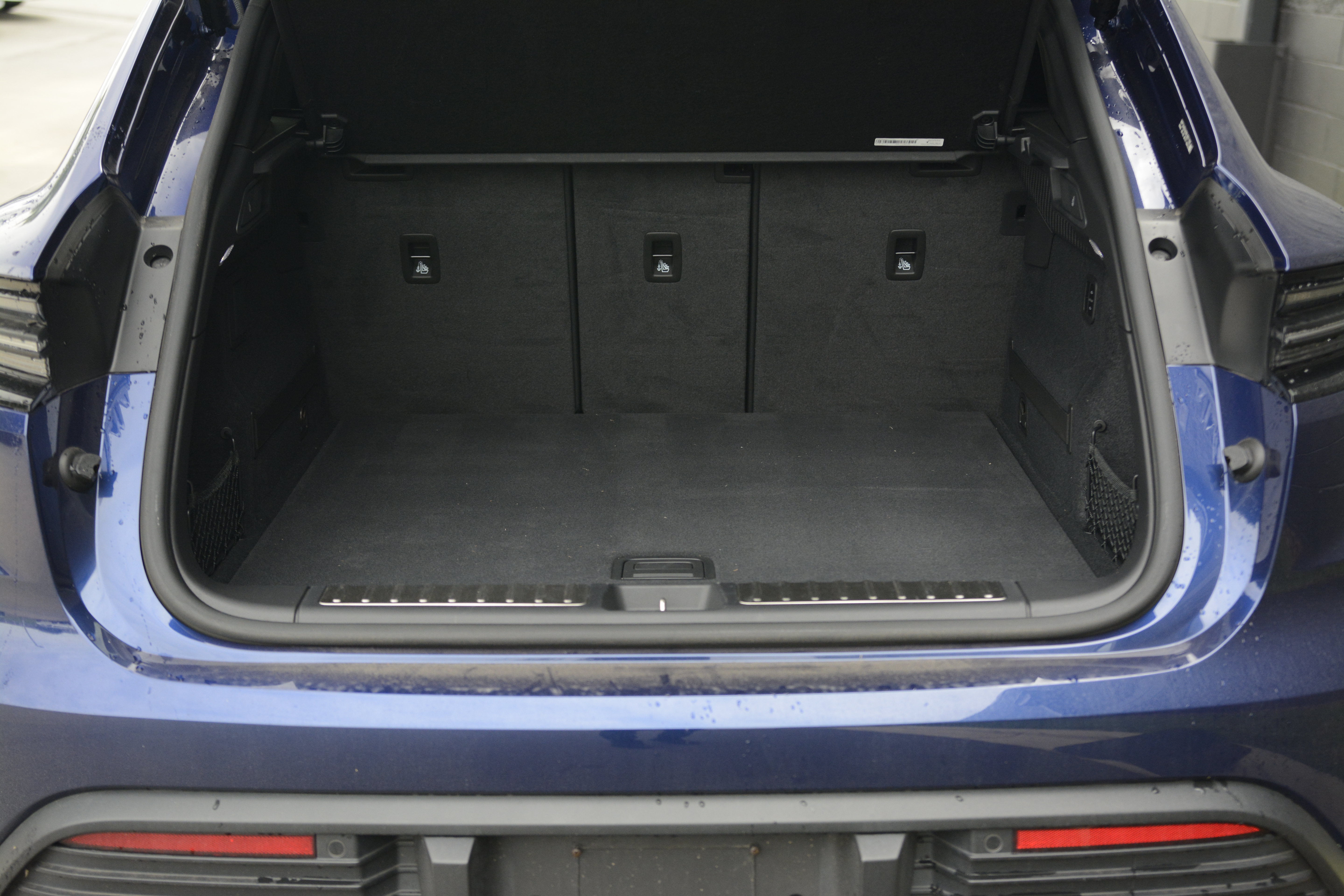 Certified 2024 Porsche Macan 4 Electric AWD/4WD image 44