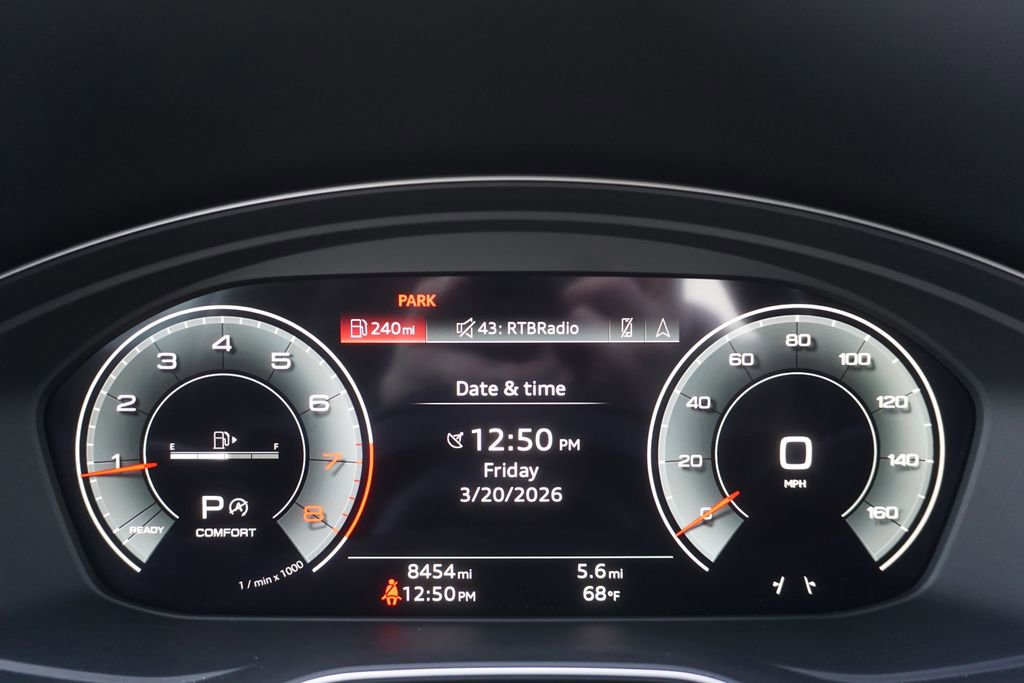 Used 2024 Audi Q5 2.0T Prestige w/ Prestige Package image 5