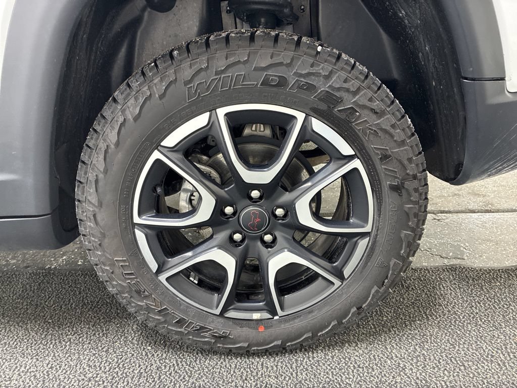 Used 2025 Jeep Compass Trailhawk AWD/4WD image 8