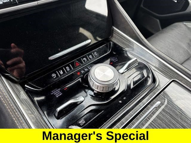 Used 2022 Jeep Wagoneer Series III w/ Premium Group I AWD/4WD image 25