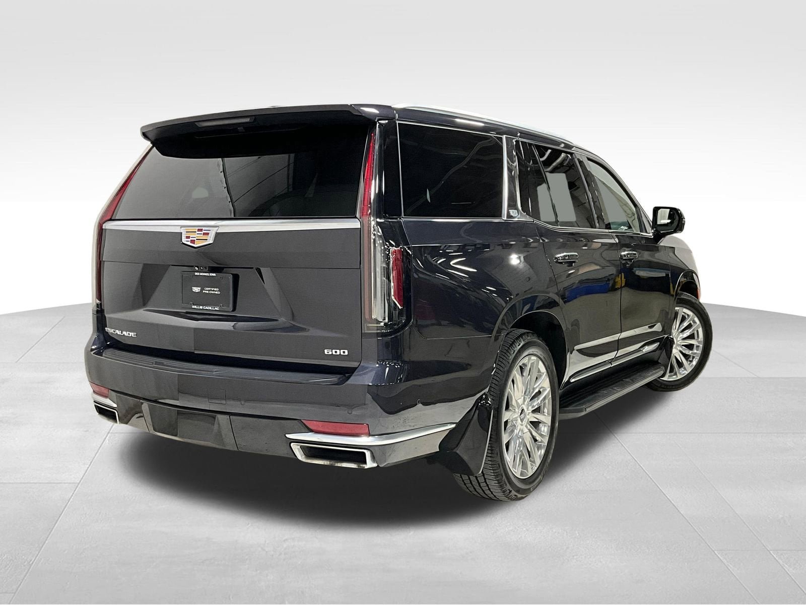 Used 2023 Cadillac Escalade Premium Luxury w/ Performance Package AWD/4WD image 4
