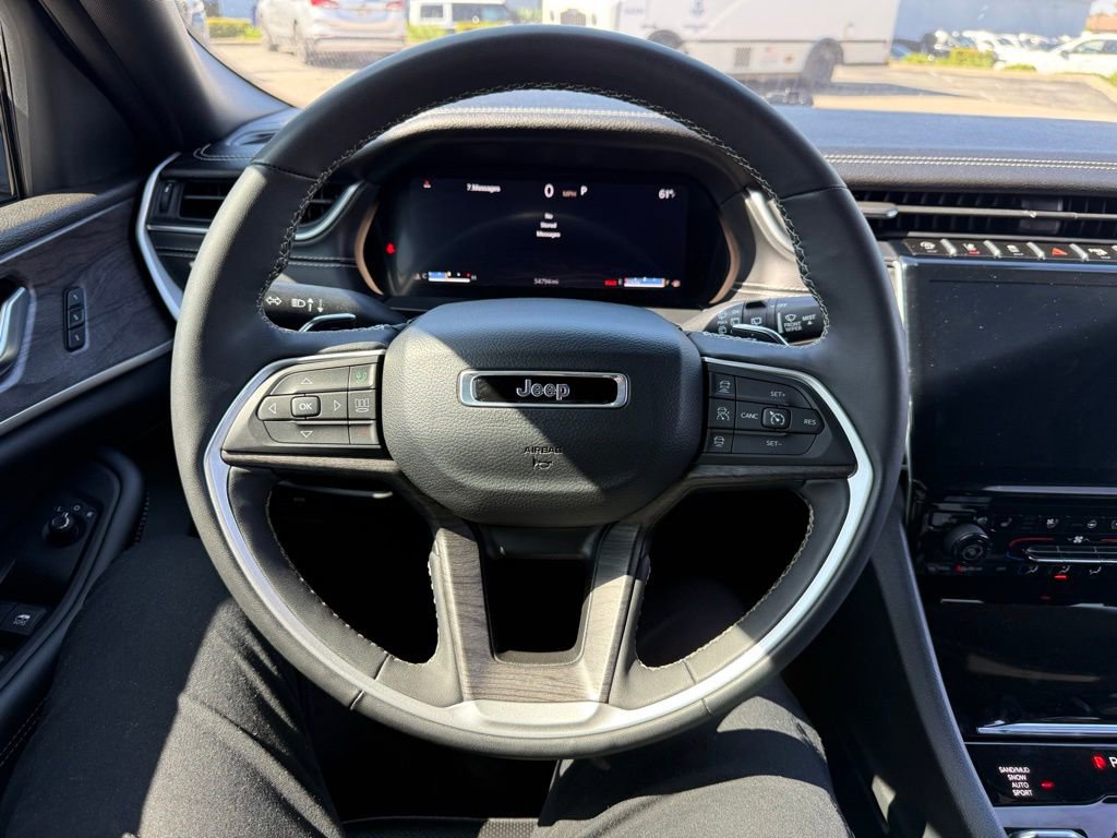 Used 2024 Jeep Grand Cherokee L Limited w/ Luxury Tech Group II image 6