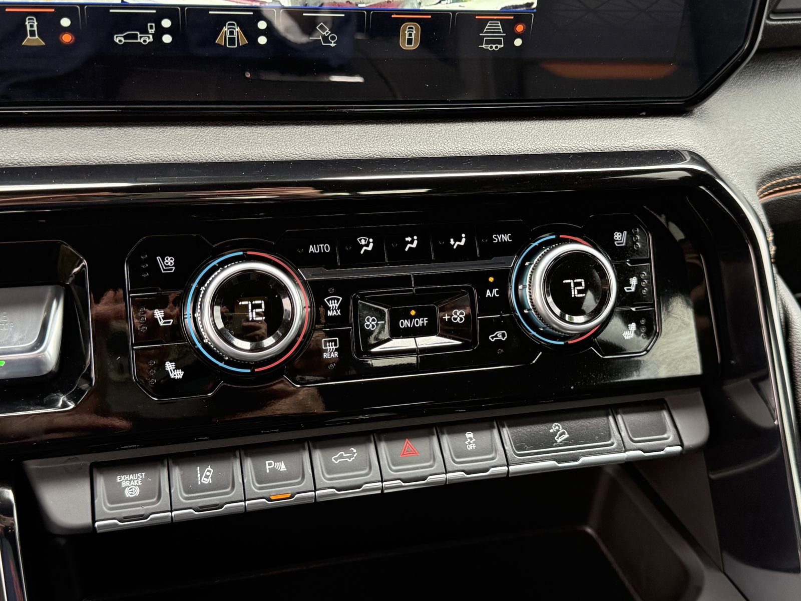 Used 2025 GMC Sierra 2500 AT4 w/ AT4 Premium Plus Package image 22