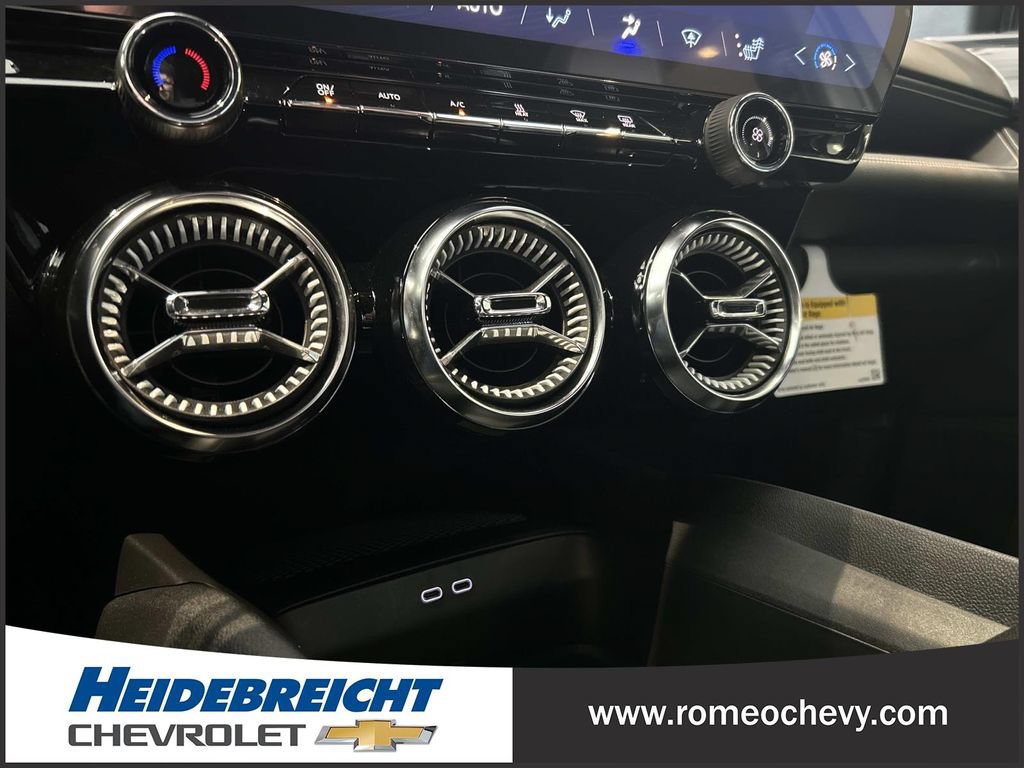 Used 2024 Chevrolet Blazer EV LT AWD/4WD image 23