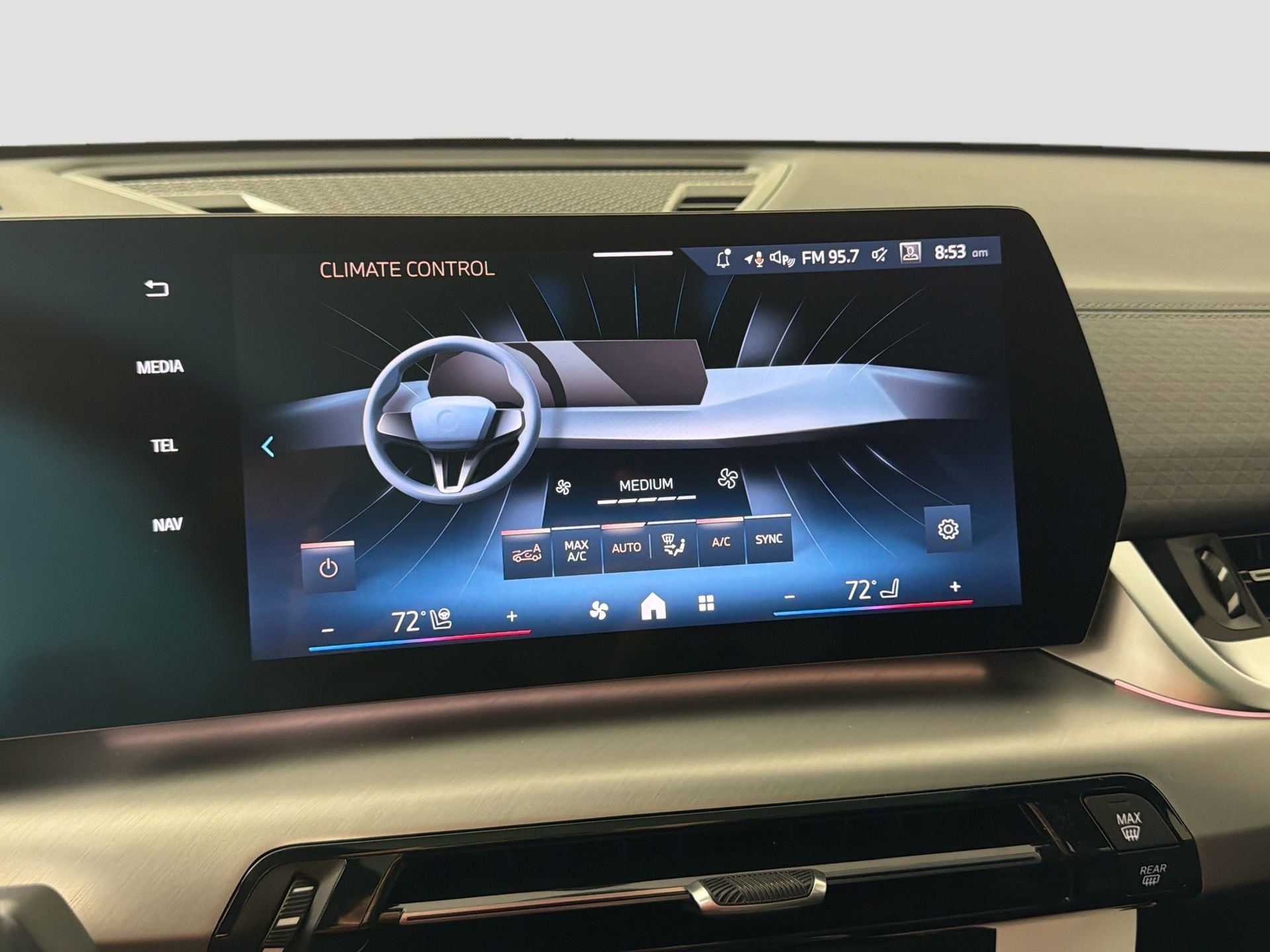 New 2026 BMW X2 xDrive28i w/ Technology Package image 15