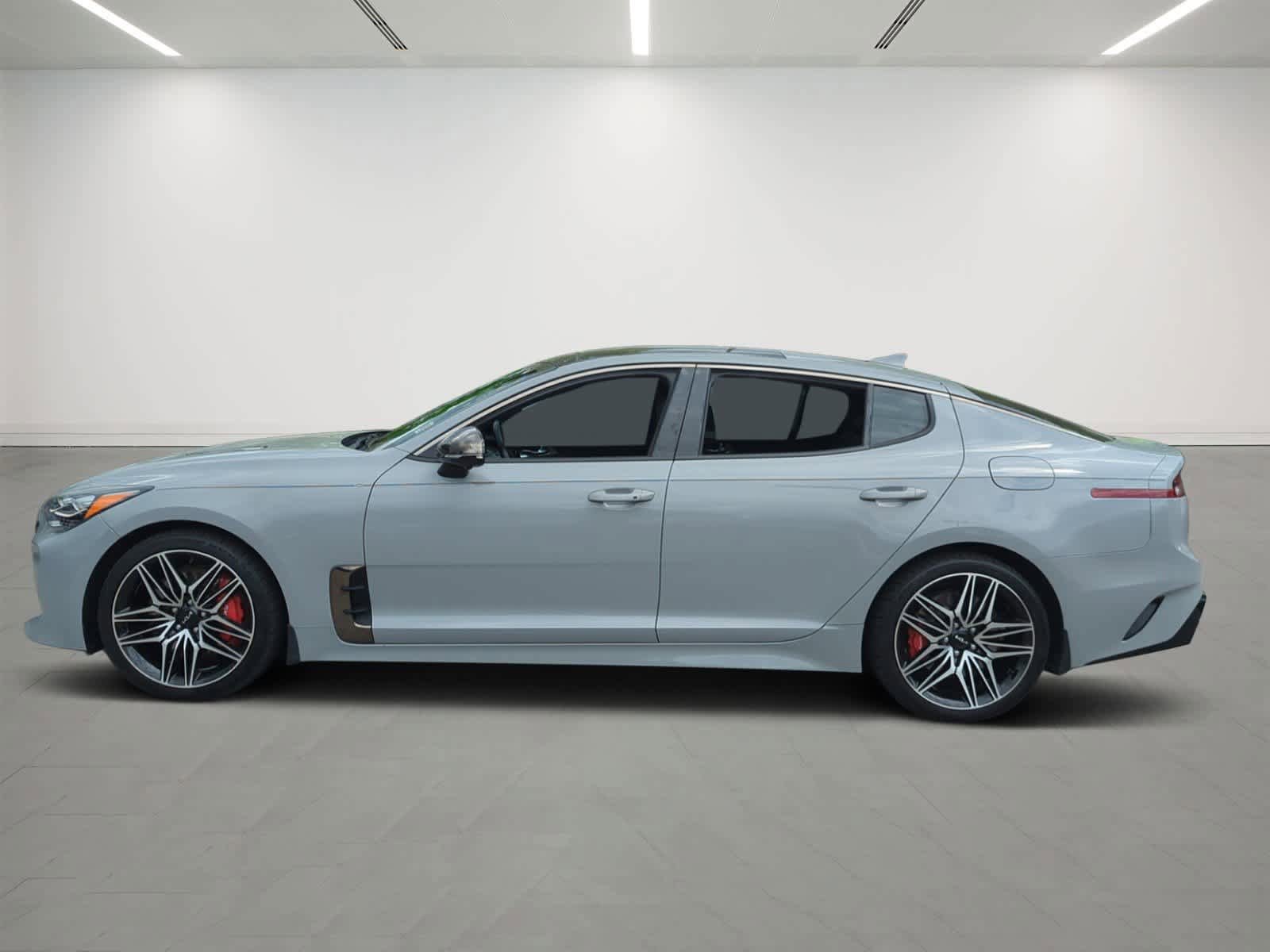 Used 2022 Kia Stinger GT2 AWD/4WD image 3