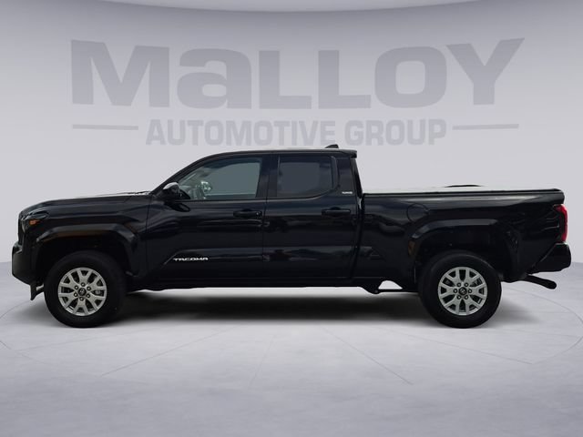 Used 2025 Toyota Tacoma SR5 AWD/4WD image 2