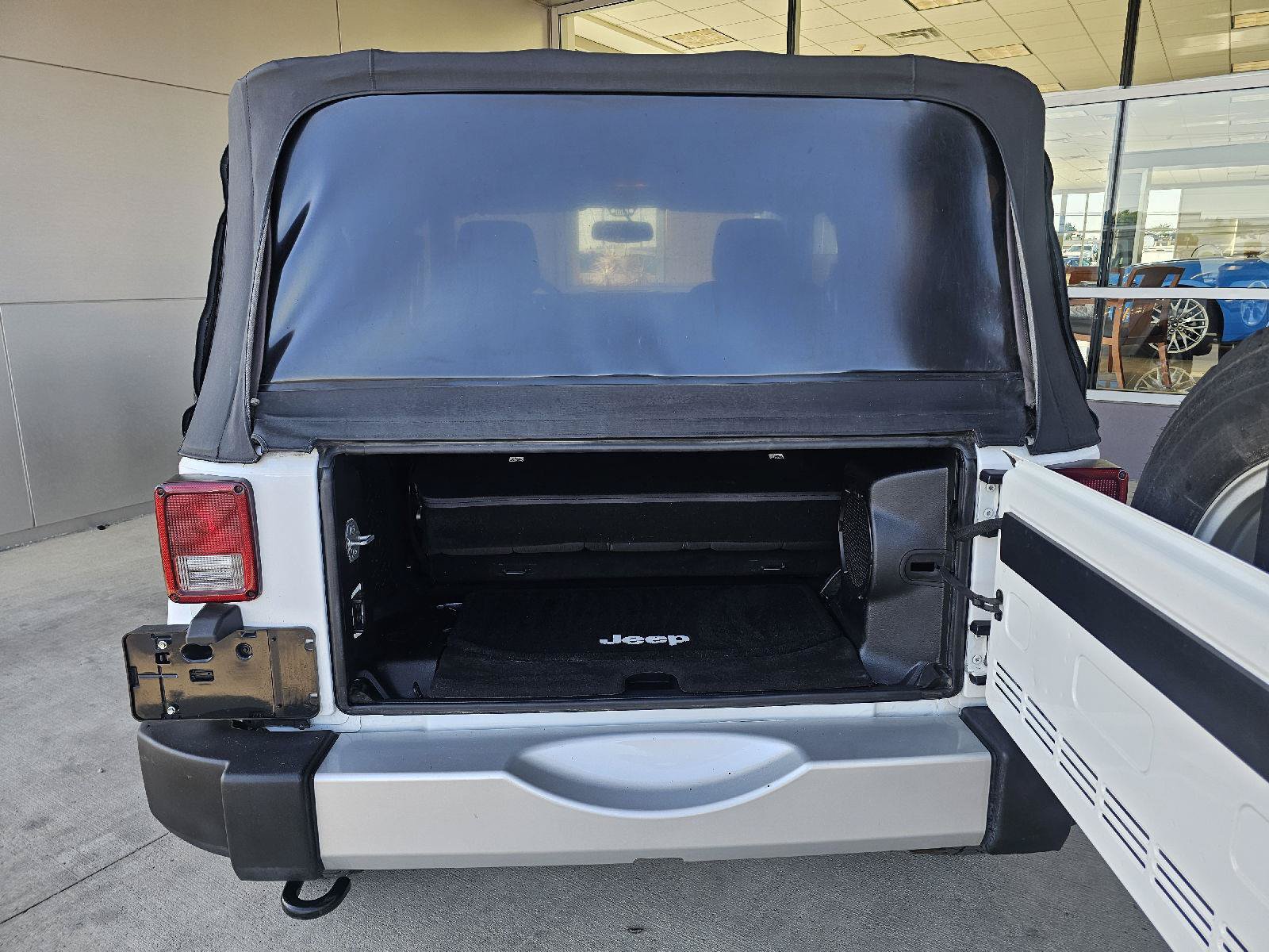 Used 2013 Jeep Wrangler Sahara w/ Connectivity Group AWD/4WD image 14