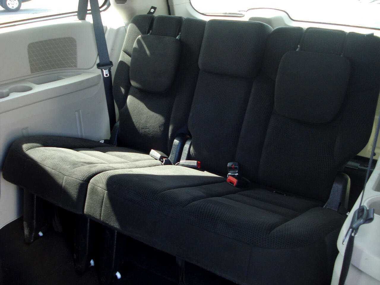 Used 2016 Dodge Grand Caravan SE image 34