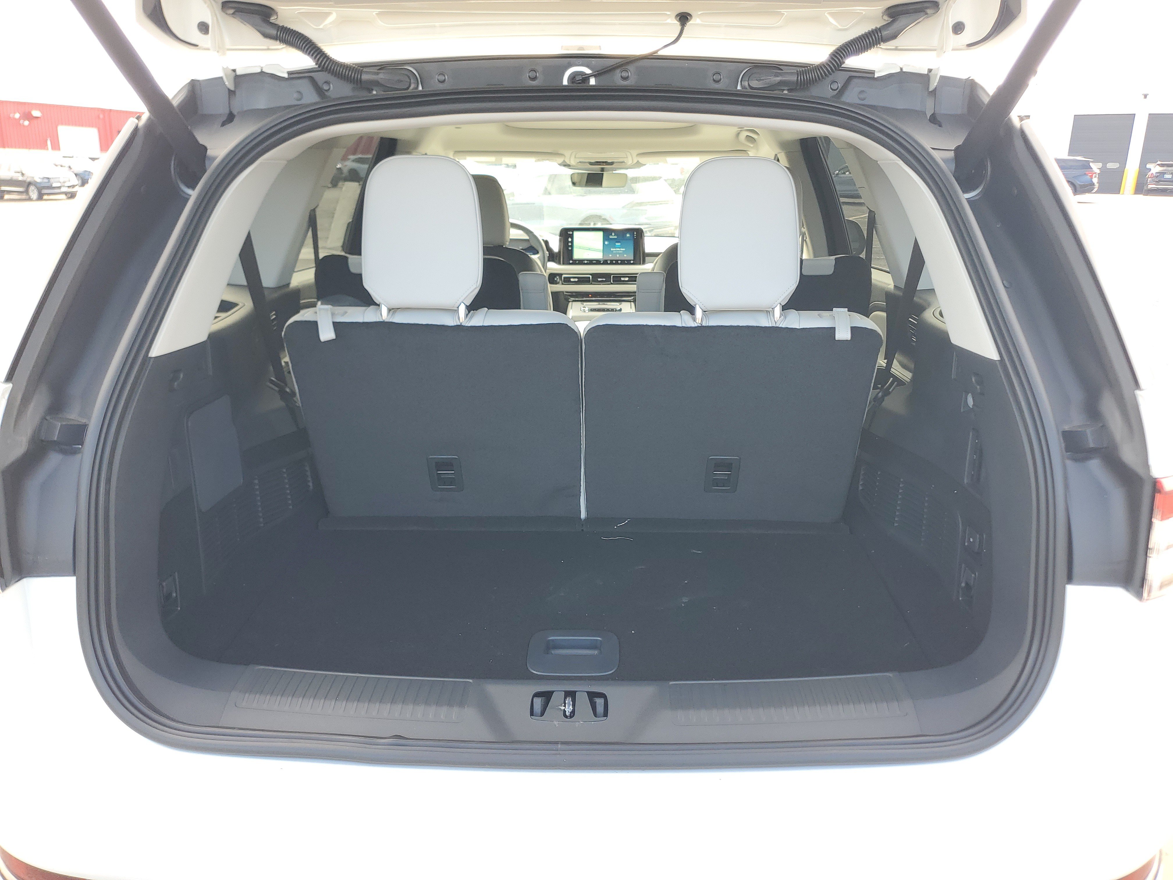 New 2027 Lincoln Aviator Reserve w/ Jet Appearance Package AWD/4WD image 28