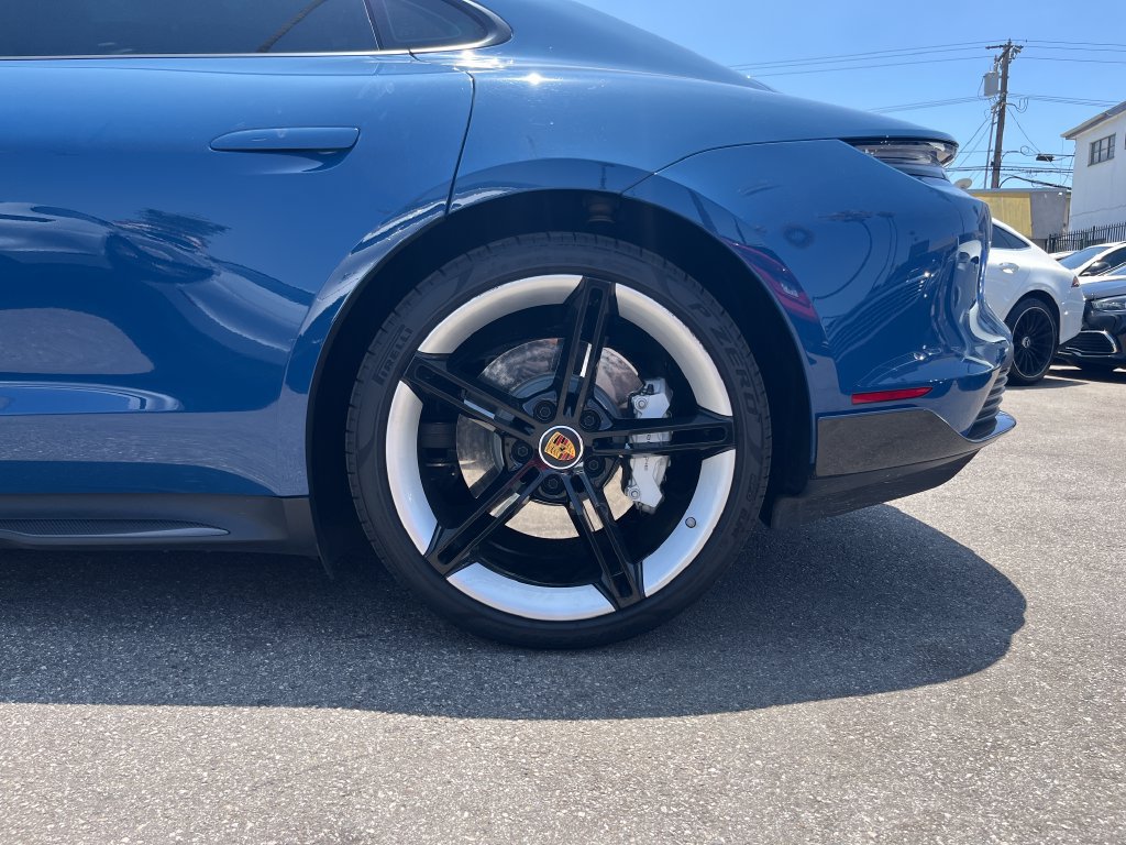 Used 2023 Porsche Taycan RWD image 10