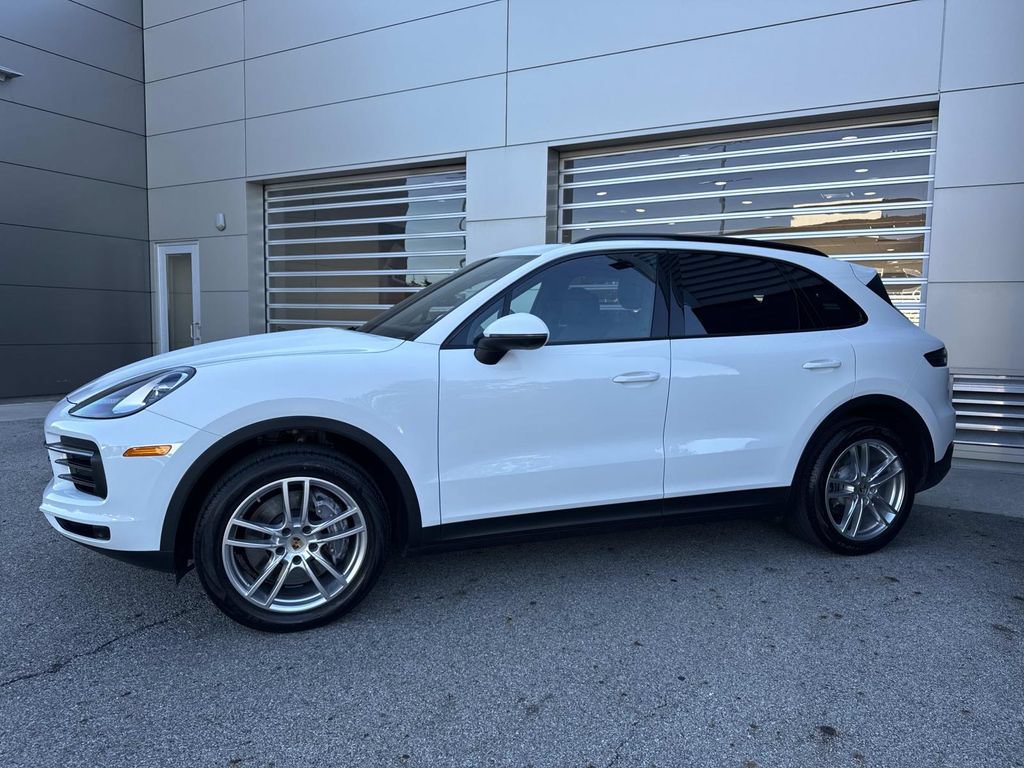 Certified 2023 Porsche Cayenne AWD/4WD image 3