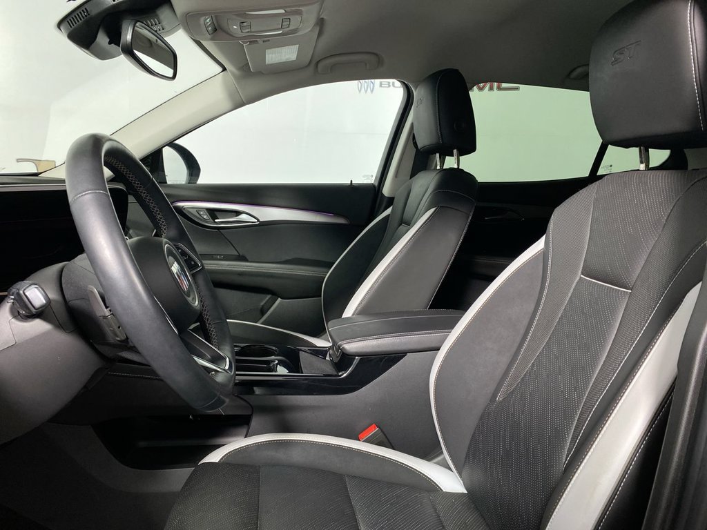Used 2025 Buick Envision Sport Touring AWD/4WD image 11