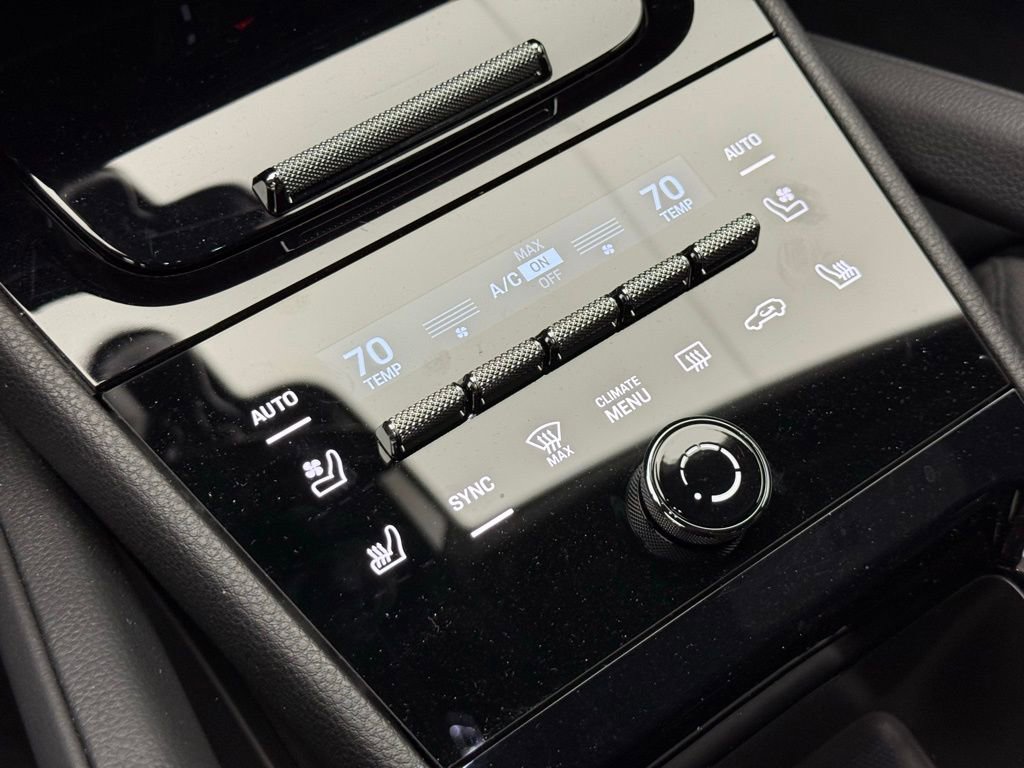 Certified 2025 Porsche Cayenne Coupe image 16
