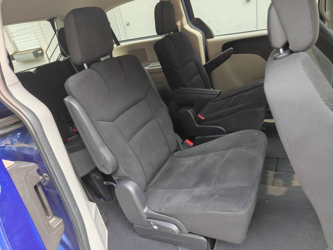 Used 2019 Dodge Grand Caravan SE w/ UConnect Hands-Free Group FWD image 15